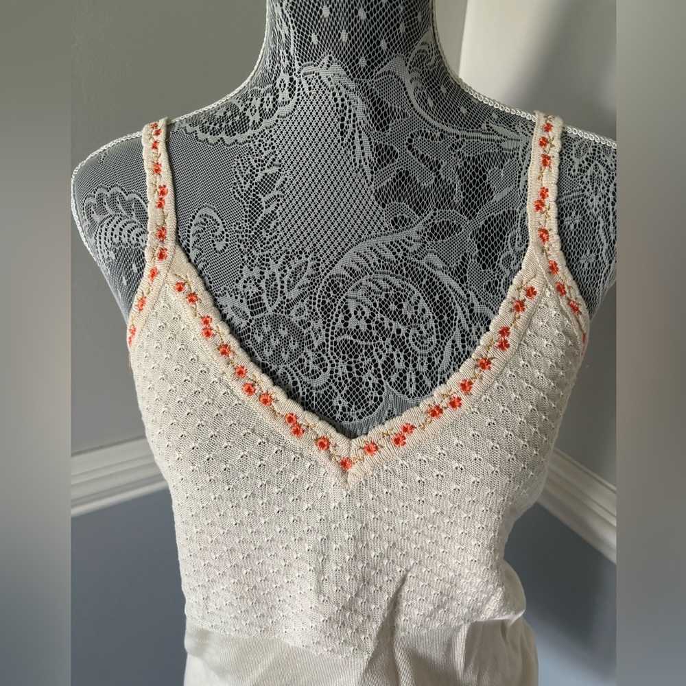 New Free People Women’s Knit Tank Top with Embroidered Orange flowers Size L